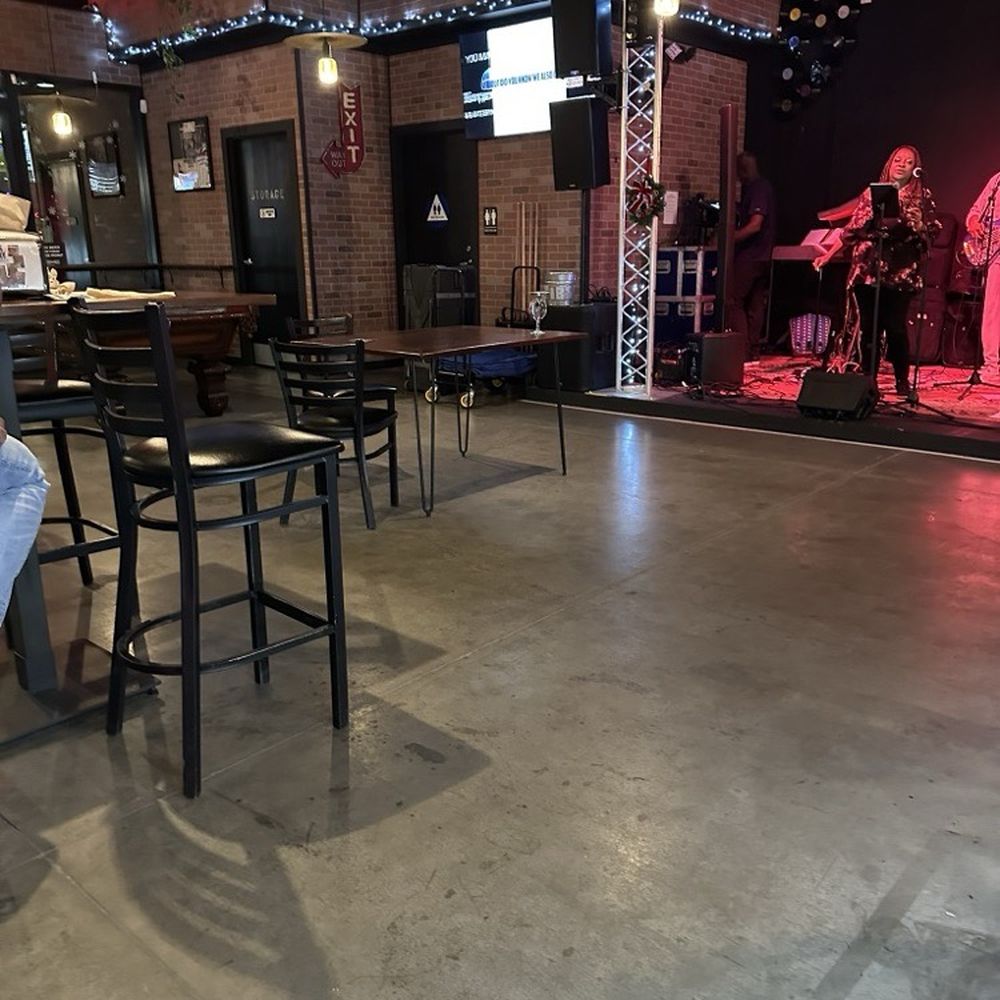 The Roadies Brewing - Dance floor - Brewpubs Near Me - Vista, California The Roadies Brewing - Dance floor - Brewpubs Near Me - Vista, California