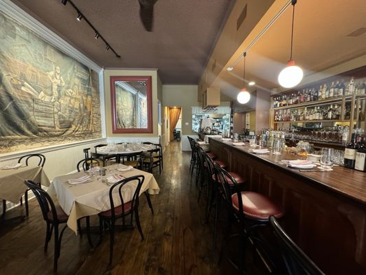 Gina's on Congress by null
