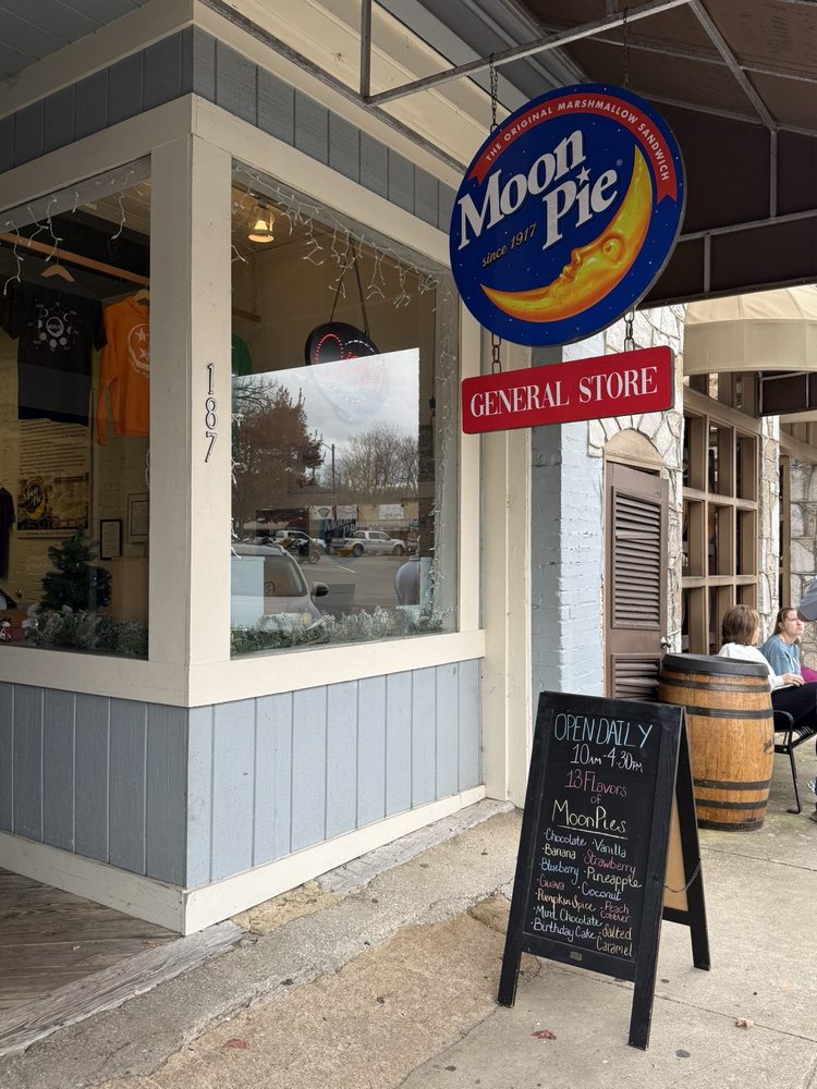 MoonPie General Store Logo