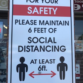 Silver Creek Convenience - a sign stating that social distancing is at least 6ft - Convenience Stores Near Me - Mississauga, Ontario Silver Creek Convenience - a sign stating that social distancing is at least 6ft - Convenience Stores Near Me - Mississauga, Ontario