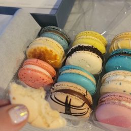 Premium Box of 12 Macarons- recommend!
