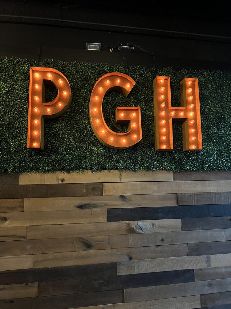 PHAT’S BAR Updated October 2024 19 Photos & 22 Reviews 418 Semple