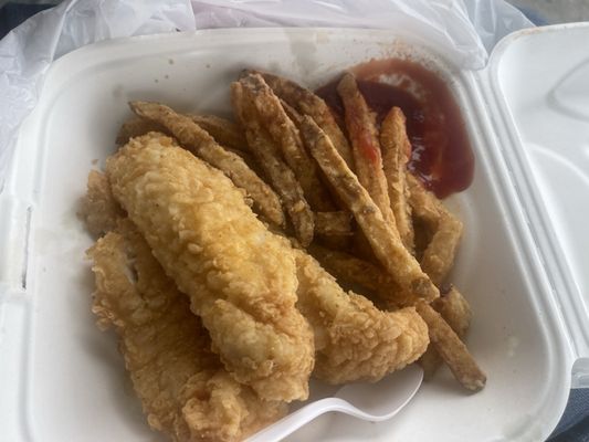 Woggy's Fish n Chips by null