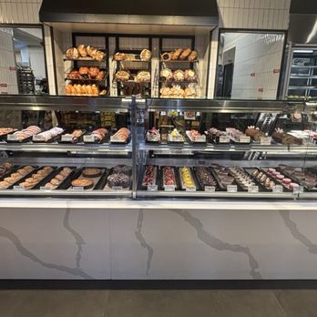 Porto's Bakery & Cafe - Bakeries Near Me - Glendale, California