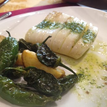Taberna Mediterránea - Calamar a la plancha que dicen que es fresco y esto es mas congelado que los osos polares - Mediterranean Near Me - Valencia, V Taberna Mediterránea - Calamar a la plancha que dicen que es fresco y esto es mas congelado que los osos polares - Mediterranean Near Me - Valencia, V