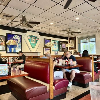 Mom's Kitchen - Inside - Diners Near Me - Fort Lauderdale, Florida Mom's Kitchen - Inside - Diners Near Me - Fort Lauderdale, Florida