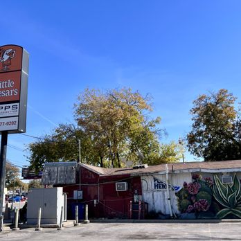 Saigon On 7th - Parking lot - Vietnamese Near Me - Austin, Texas