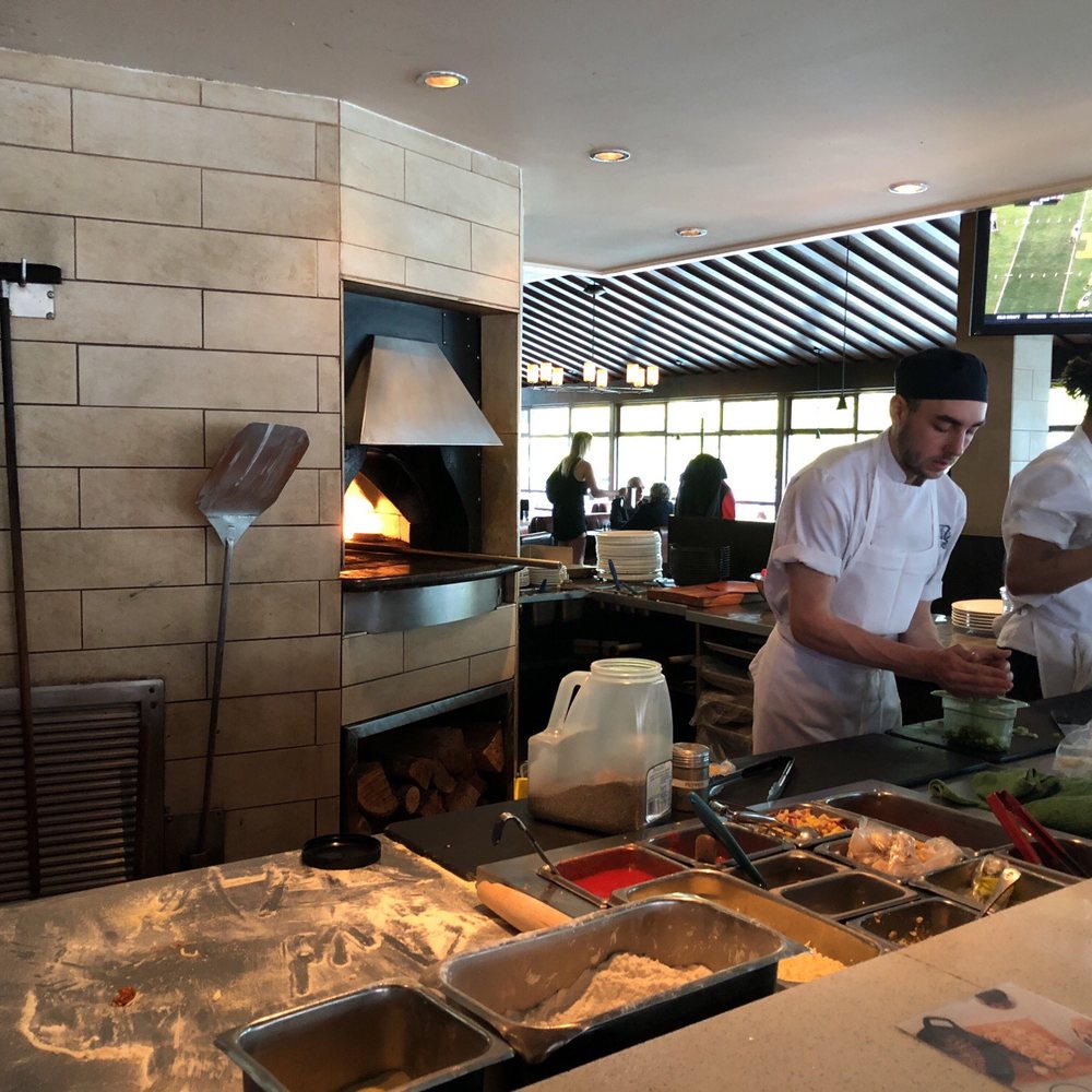 Earls Kitchen + Bar - Forno area - Canadian (New) Near Me - Vancouver, British Columbia Earls Kitchen + Bar - Forno area - Canadian (New) Near Me - Vancouver, British Columbia