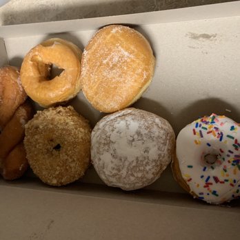 Dandee Donut Factory - Donuts Near Me - Margate, Florida