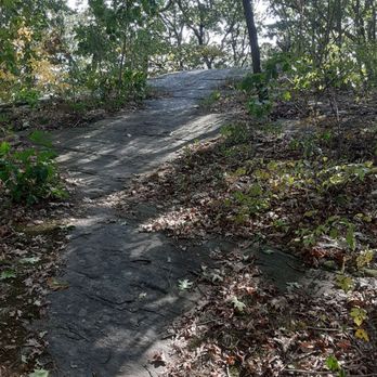 Tory's Den - Miles of Ledges, the beginning. - Hiking Near Me - Plymouth, Connecticut