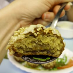 Oh Food 清真阿拉伯料理 - Inside of the falafel