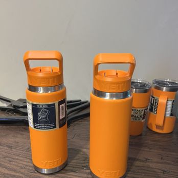 YETI Honolulu - the handle is rigid compared to what it's suppose to look like - Outdoor Gear Near Me - Honolulu, Hawaii