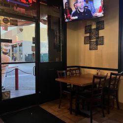 Numero Uno Pizza - Dining room
