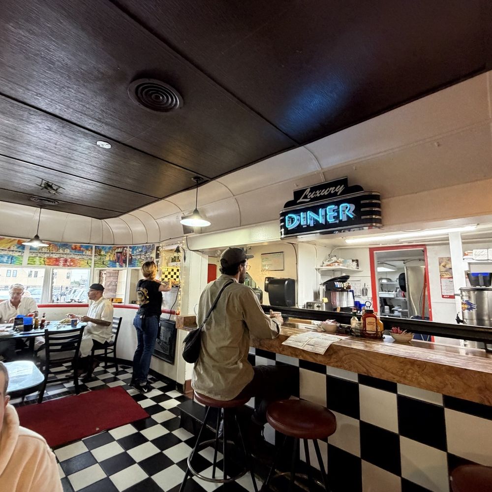 Luxury Diner - Diners Near Me - Cheyenne, Wyoming Luxury Diner - Diners Near Me - Cheyenne, Wyoming
