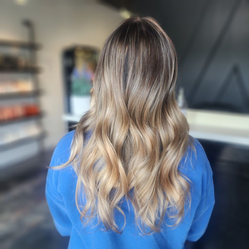 Signature Styles By Stefanie Logo