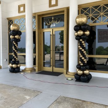 Marquette's Creative Parties & Events - Balloon Columns - Wedding Planning Near Me - Cedar Hill, Texas Marquette's Creative Parties & Events - Balloon Columns - Wedding Planning Near Me - Cedar Hill, Texas