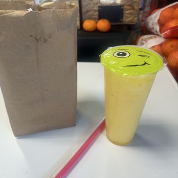 V Cafe - Peach Pineapple Smoothie - Cafes Near Me - San Francisco, California