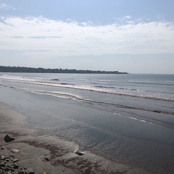 Easton's Beach - Beaches Near Me - Newport, Rhode Island