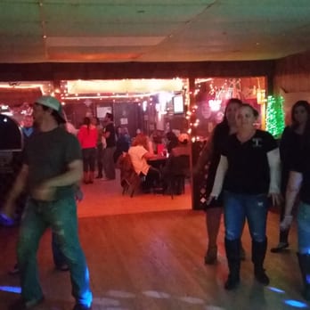 Trés Borrachos Cantina - DJ ROCKIN THE DANCE FLOOR!!! - Cocktail Bars Near Me - Giddings, Texas Trés Borrachos Cantina - DJ ROCKIN THE DANCE FLOOR!!! - Cocktail Bars Near Me - Giddings, Texas