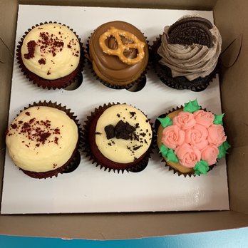 Lil’ Cakes and Creamery - Box of 6 Cupcake (L-R: Red Velvet x 2, Sinful Caramel, red velvet chocolate fudge, Cookies and Cream, Pink Vanilla Cupcake) - Cupcakes Near Me - Gaithersburg, Maryland Lil’ Cakes and Creamery - Box of 6 Cupcake (L-R: Red Velvet x 2, Sinful Caramel, red velvet chocolate fudge, Cookies and Cream, Pink Vanilla Cupcake) - Cupcakes Near Me - Gaithersburg, Maryland