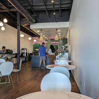 Momo’s Coffeehouse - Waiting for my Iced Rose Latte - Coffee & Tea Near Me - Frisco, Texas