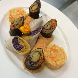 Bioland Hof - Rohkost Sushi von dreierlei Kraut