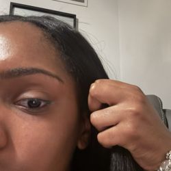 The Beauty Bar Thread and Wax - This is a pic of after the lady finished my eyebrows