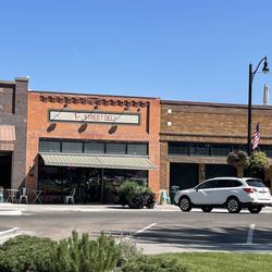E Street Deli - Great food and ambiance!  With beautiful city park right across the street.