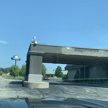 Days Inn by Wyndham Morehead - Not quite the same as the stock-photo used on their website . . . - Hotels Near Me - Morehead, Kentucky