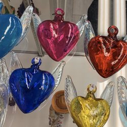 Kulture - Woodland - Glass blown hearts with wings - from Mexico