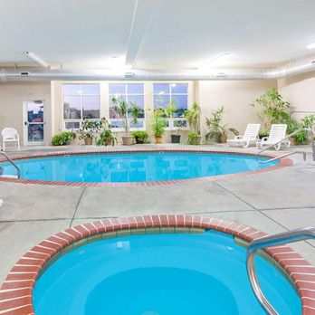 Super 8 by Wyndham Iola KS - Pool - Hotels Near Me - Iola, Kansas Super 8 by Wyndham Iola KS - Pool - Hotels Near Me - Iola, Kansas