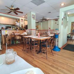Siam Thai Cuisine - Siam Thai interior