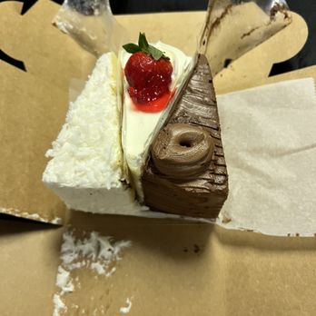 Mia's Bakery - Bakeries Near Me - Brooklyn, New York