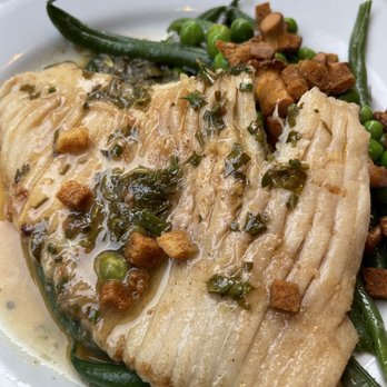 Les Arlots - Fish w caper butter sauce and veggies. - French Near Me - Paris, 75