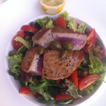 Ristorante Sapori - Salat s grilovanym tunakem - Italian Near Me - Prague, Puerto Rico Ristorante Sapori - Salat s grilovanym tunakem - Italian Near Me - Prague, Puerto Rico