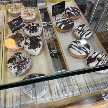 Heavenly Donuts Sweets & Eats - Donuts! - Breakfast & Brunch Near Me - Gulfport, Florida