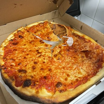 Gloria Pizza - Pizza Near Me - Forest Hills, New York