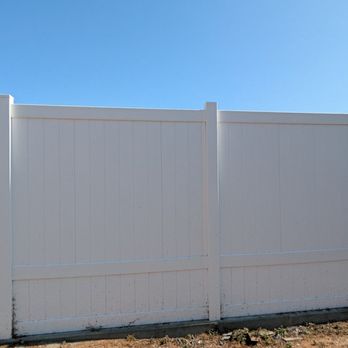 EcoStar Remodeling & Construction - A photo of my vinyl fence. - General Contractors Near Me - Encino, California EcoStar Remodeling & Construction - A photo of my vinyl fence. - General Contractors Near Me - Encino, California