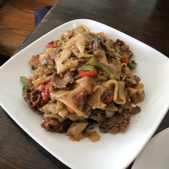 SriPraPhai Thai Restaurant - Thai Near Me - Woodside, New York