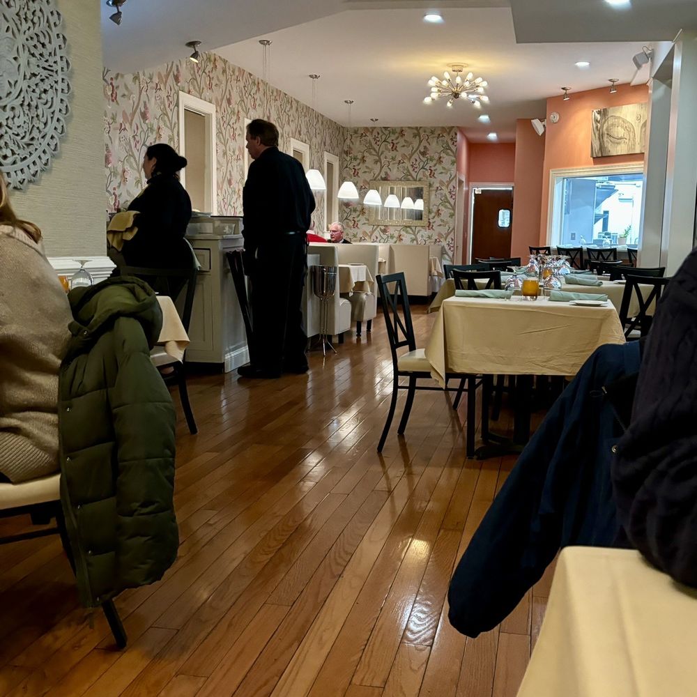 Raas - Interior - Indian Near Me - Lewes, Delaware Raas - Interior - Indian Near Me - Lewes, Delaware