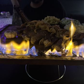 Wynwood Restaurant - Tomahawk Steak with Mac & cheese, cream spinach and onions - New American Near Me - Staten Island, New York Wynwood Restaurant - Tomahawk Steak with Mac & cheese, cream spinach and onions - New American Near Me - Staten Island, New York