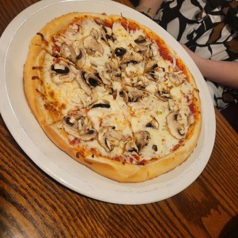 Uno Pizzeria & Grill - Pizza Near Me - Birch Run, Michigan
