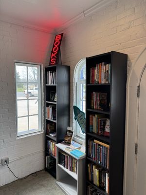 Peach Street Books by null