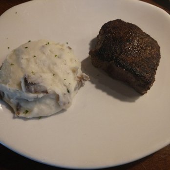 Outback Steakhouse - 6oz sirloin and mashed potatoes - Steakhouses Near Me - Lancaster, Pennsylvania