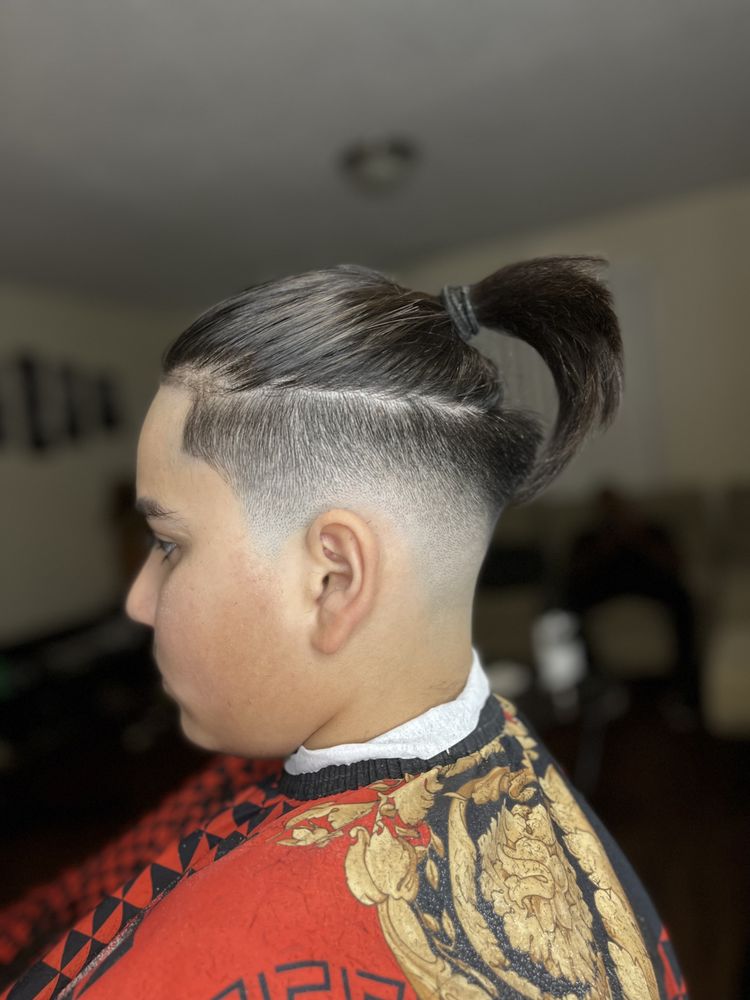 Chuongus Cuts Logo