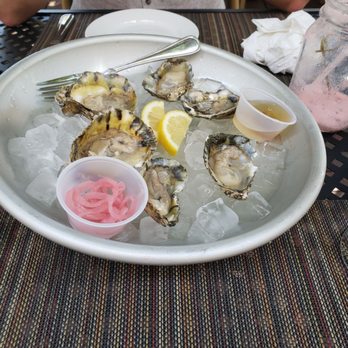 Gabriel Archer Tavern - Oysters from the wine and brine - New American Near Me - Williamsburg, Virginia Gabriel Archer Tavern - Oysters from the wine and brine - New American Near Me - Williamsburg, Virginia
