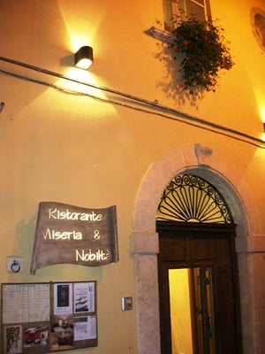 Miseria e Nobiltà by null
