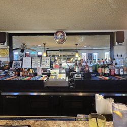 Benny’s At Earls Castle - Bar area