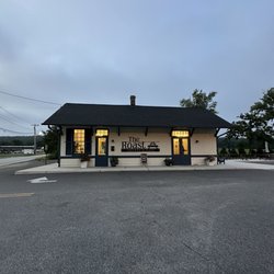 The Roast Coffee and Cafe - Outside