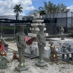 Floral Acres - Garden art and statuary.